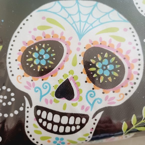 New Day of the Dead Vinyl Tablecloth 60in x 104in Oval Mexican Skulls Easy Care - Picture 2 of 6